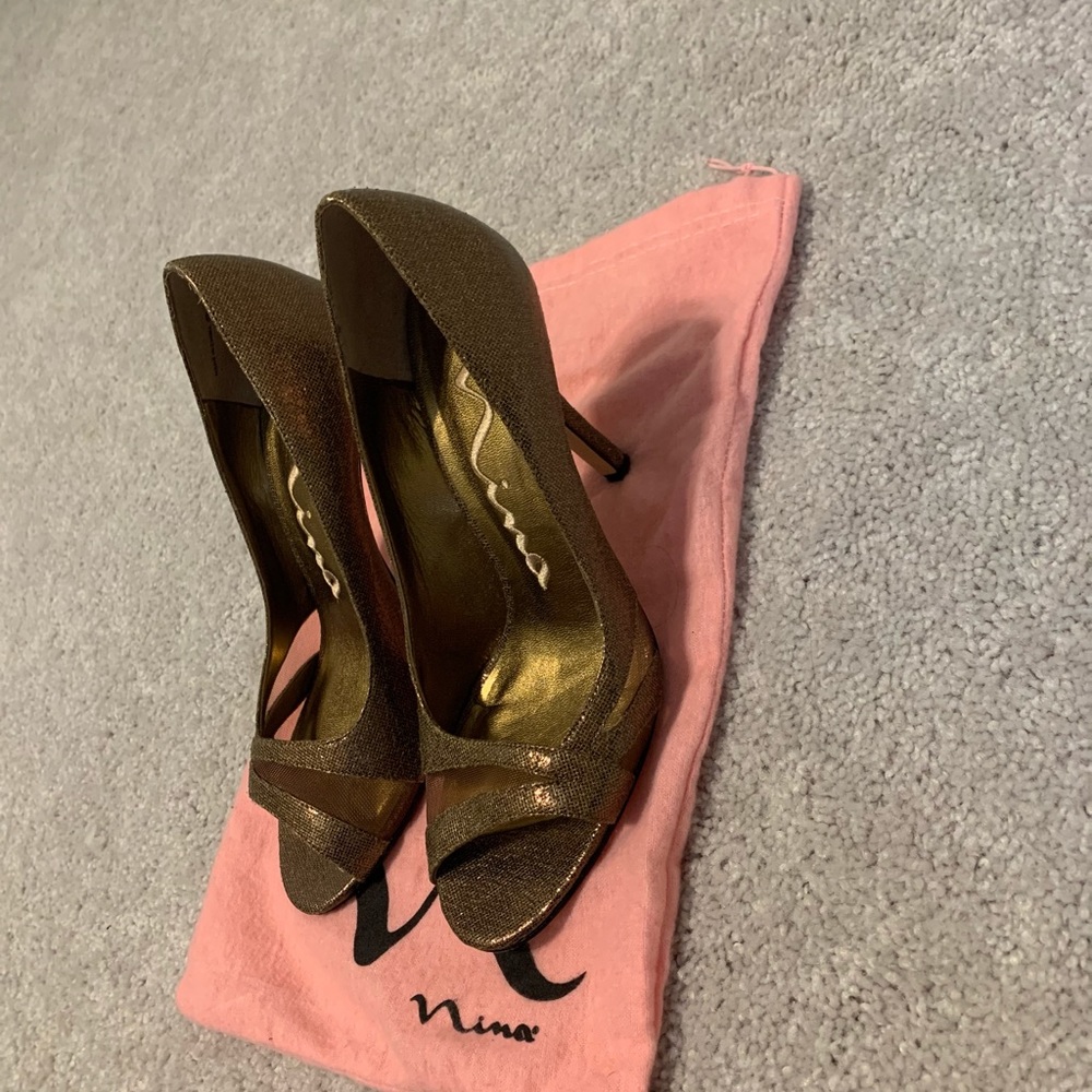 Heels - Picture 2 of 7